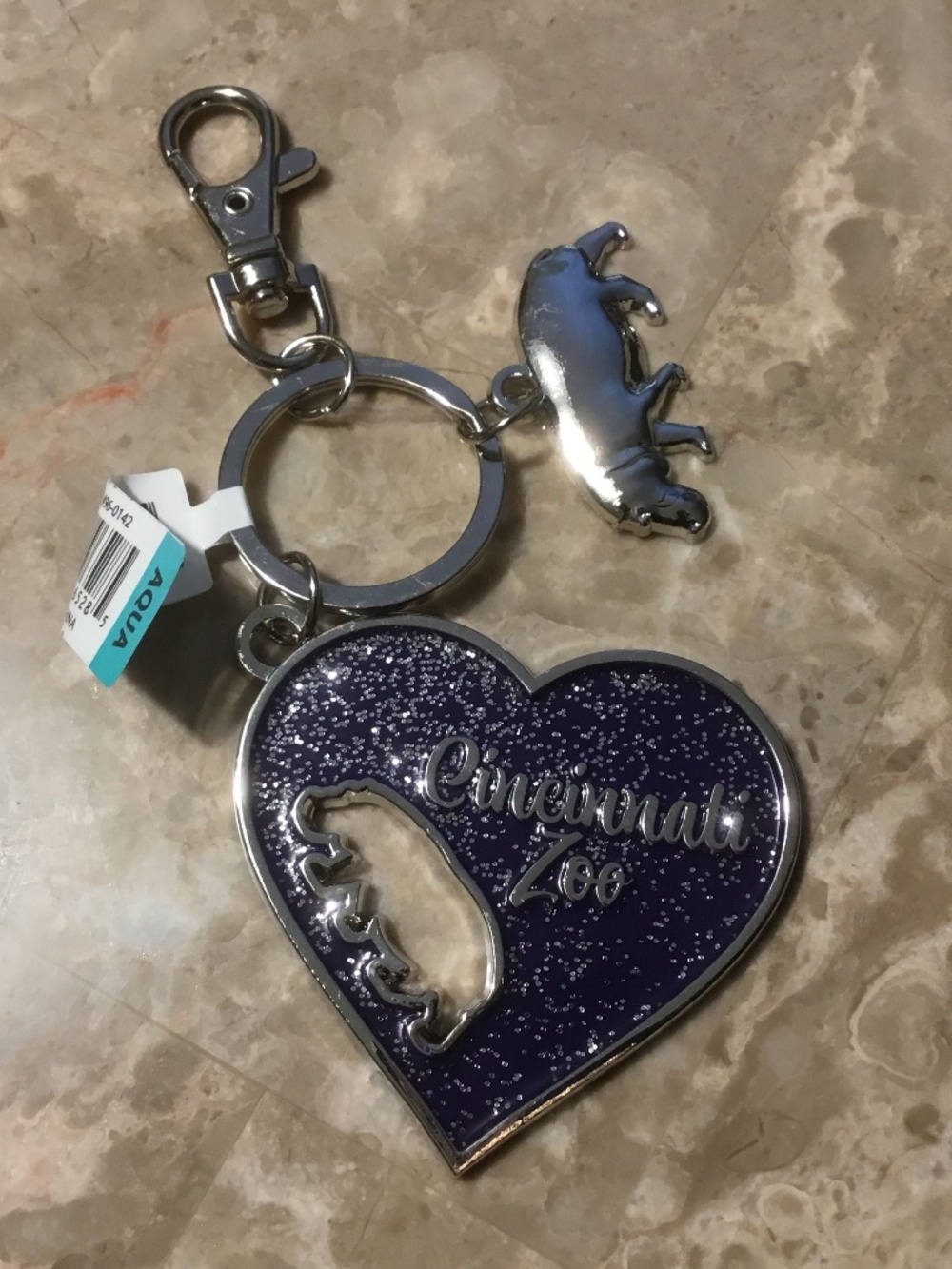 Fiona Heart Shape Keychain (Cincinnati Zoo) Nice !